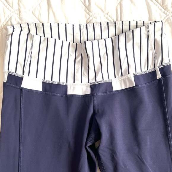 Lulu lemon Navy Leggings - Picture 2 of 6